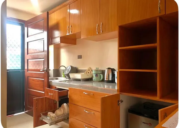 In Mactan, Cebu- Room204 アパート