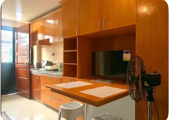 In Mactan, Cebu- Room204 アパート