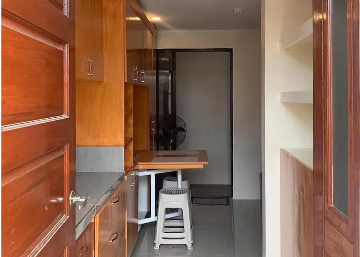 In Mactan, Cebu- Room204 アパート *